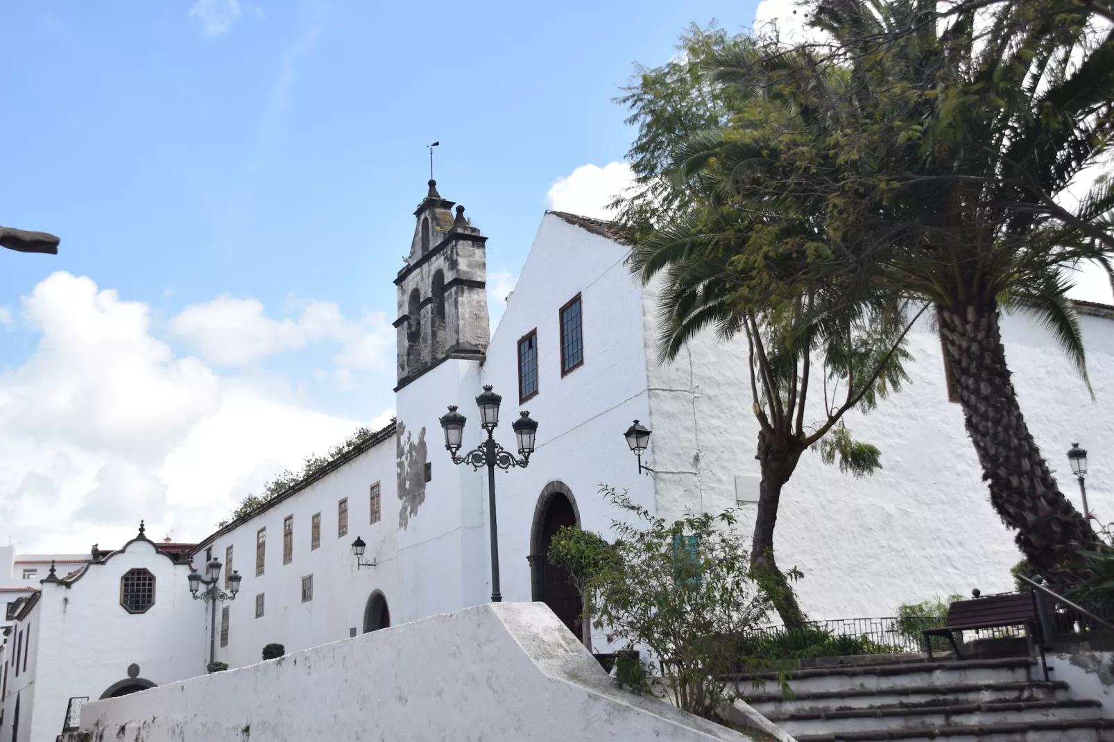 Apartamentos Monasterio de San Antonio 1 - Gebieden zomer 1km