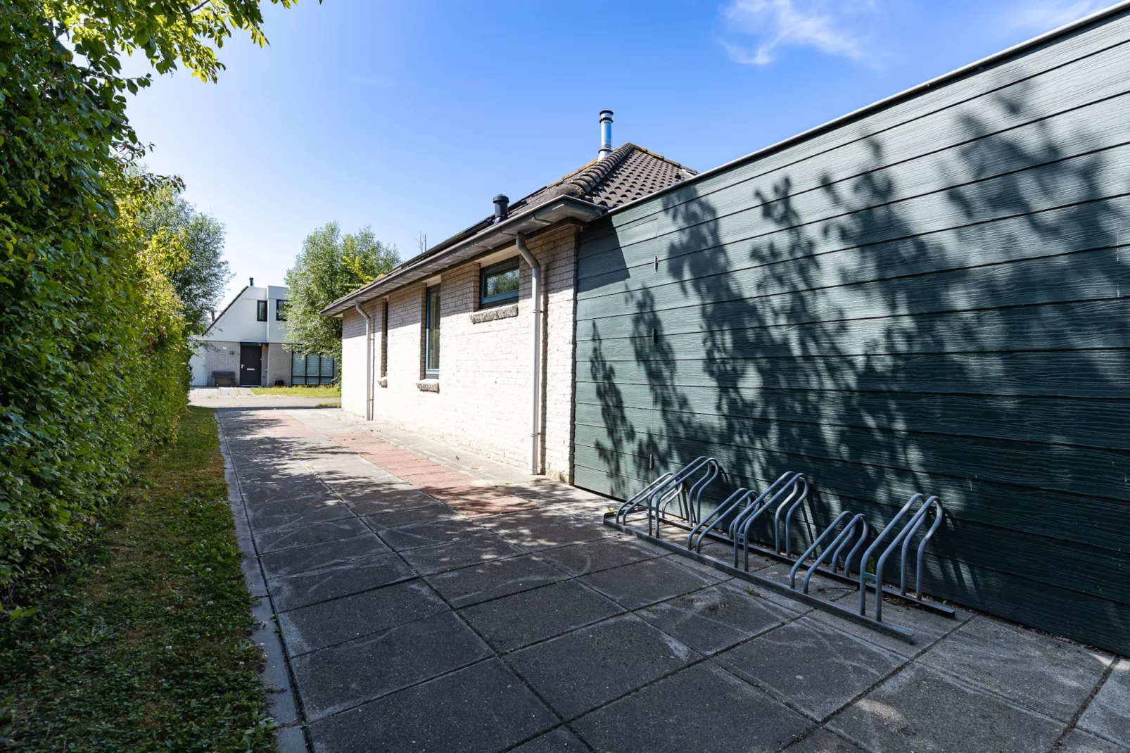 Vakantiewoning - Westduin 6 I Vlissingen 'Zilt en zand' - Tuinen zomer