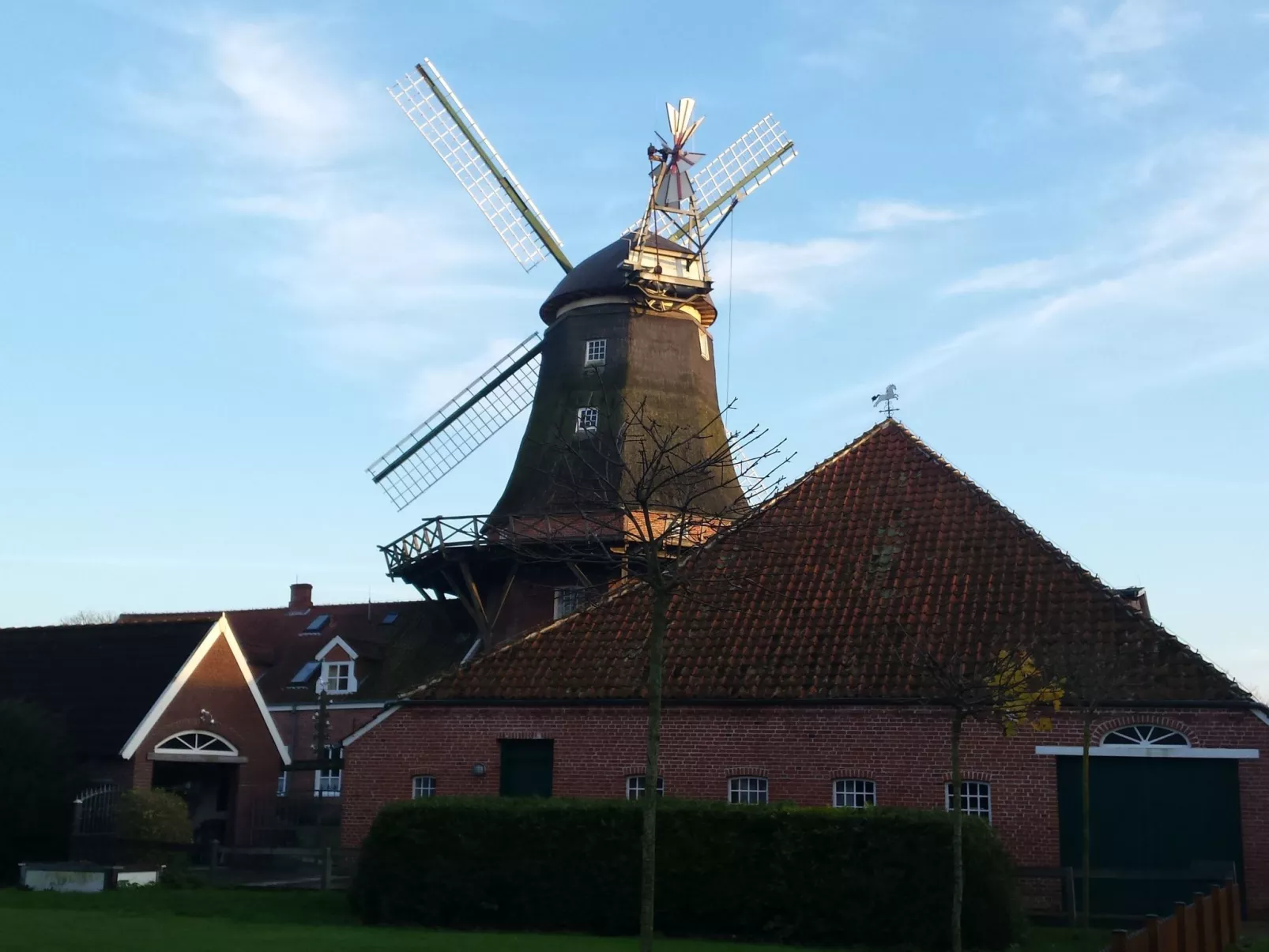 Landgut mit Dachterrasse - Buiten