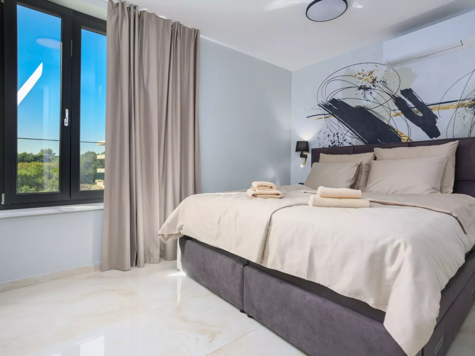 Luxusvilla mit beheiztem Pool in Strandnähe - Image-tags.info