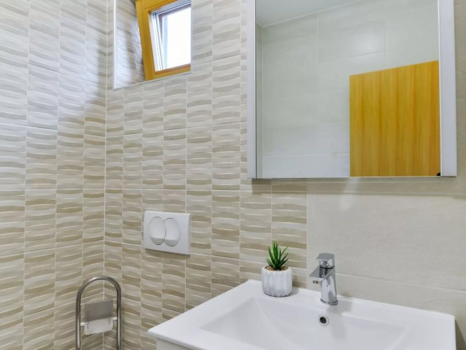 Vila Megy -  ID 2209 - Image-tags.info