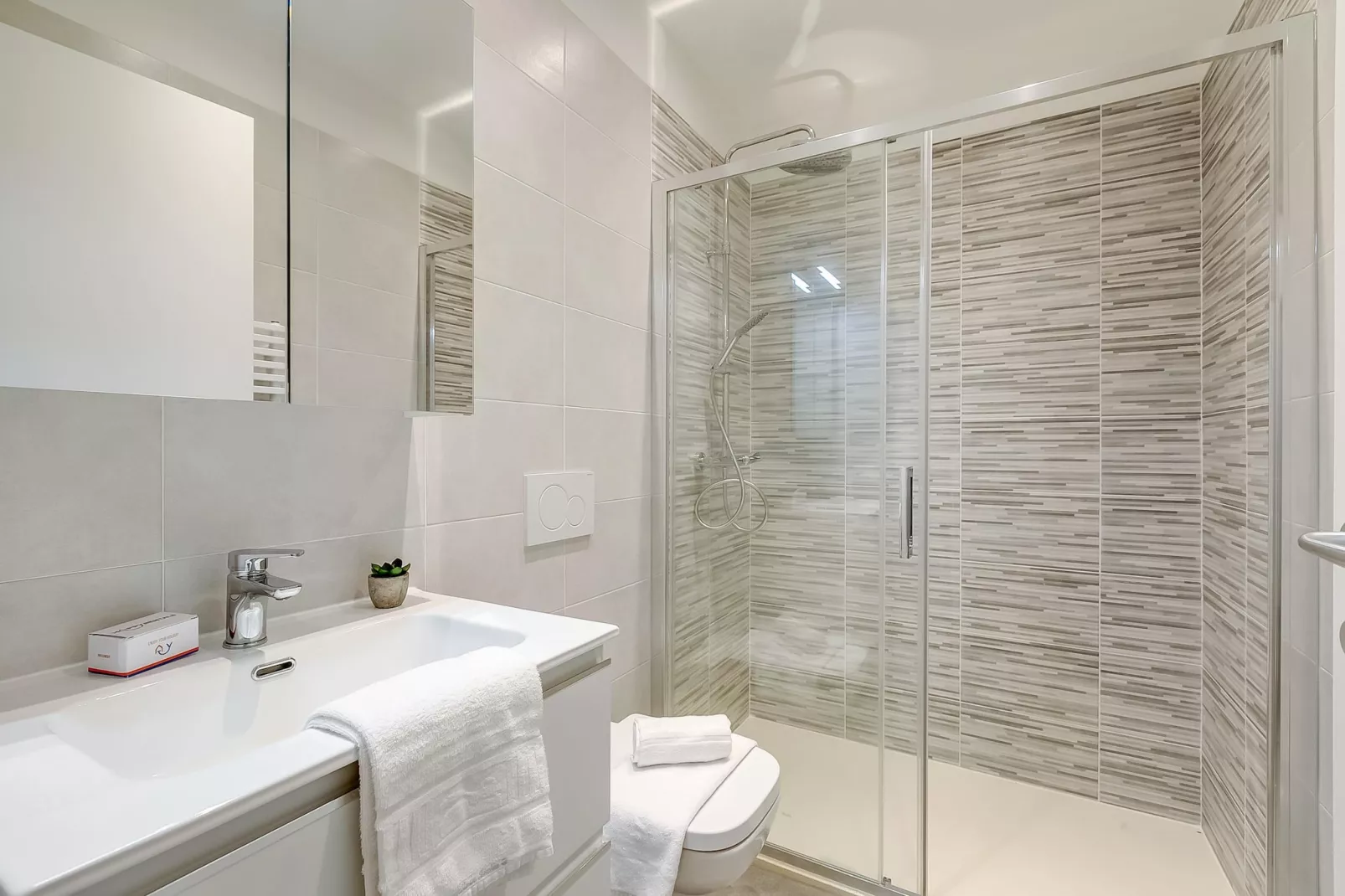 RESIDENCE PORTO LETIZIA - VILLAGE-TRILOCALE 6 PAX DELUXE 8229 - VGB6D - Badkamer