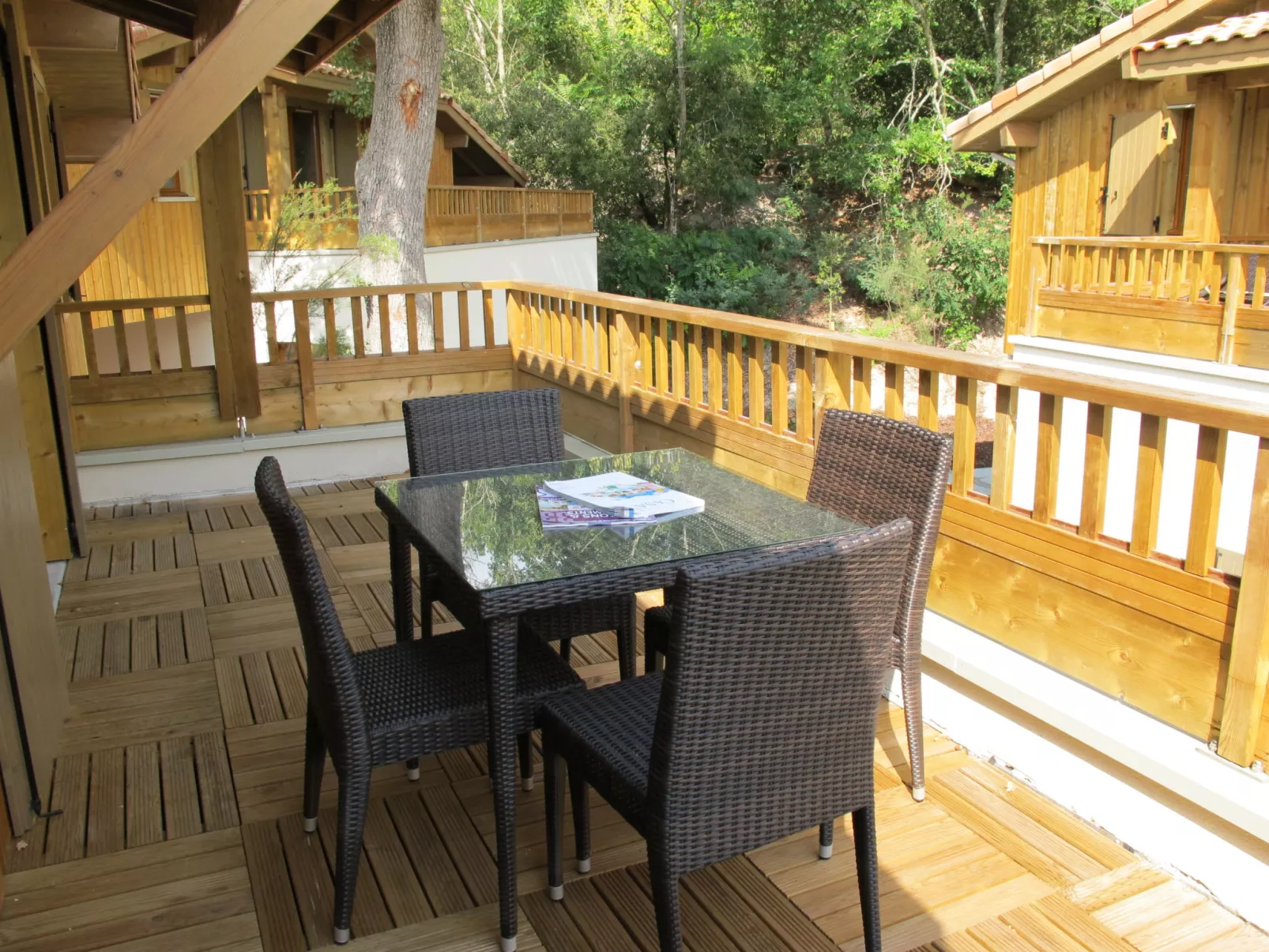 Les Rives du Lac-Buiten