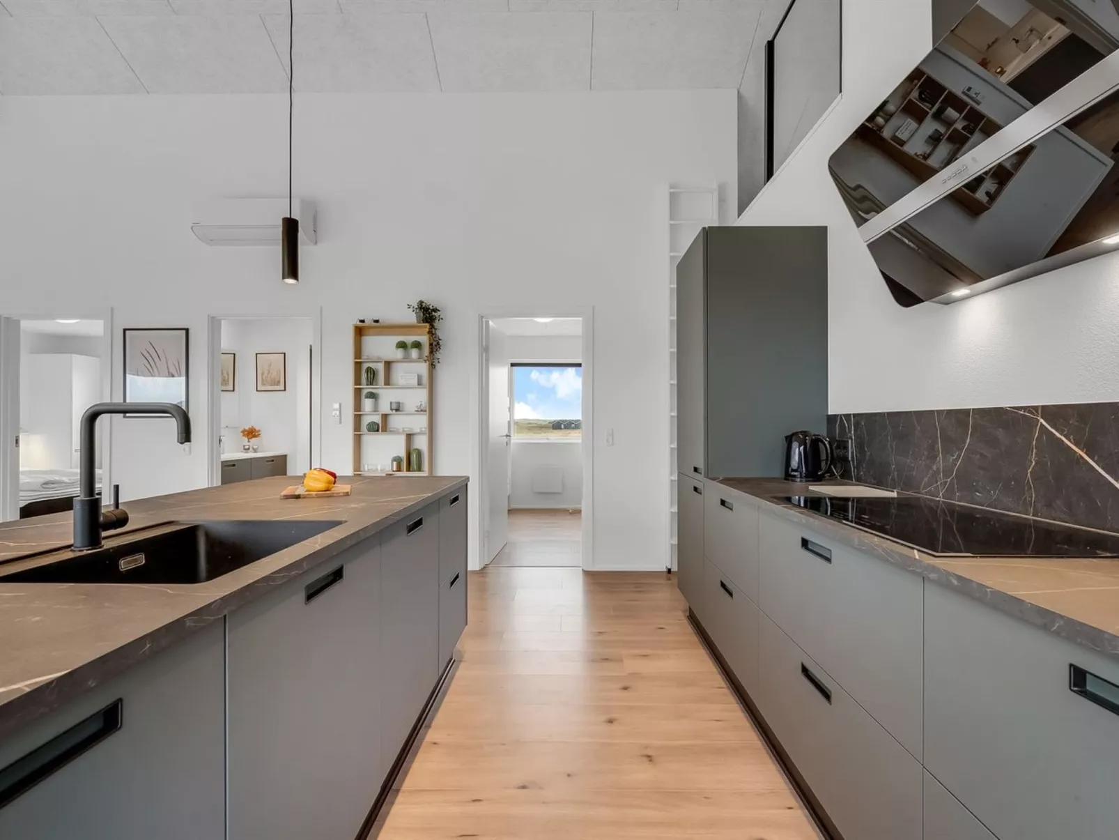 "Dreng" - 300m from the sea - Binnen