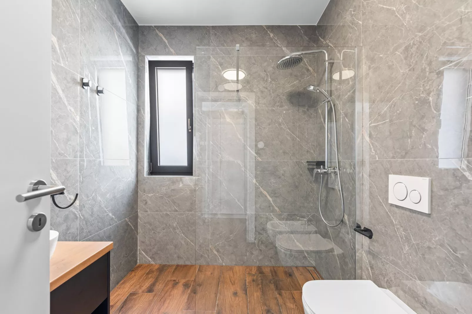 Villa Ava Rossa-Badkamer