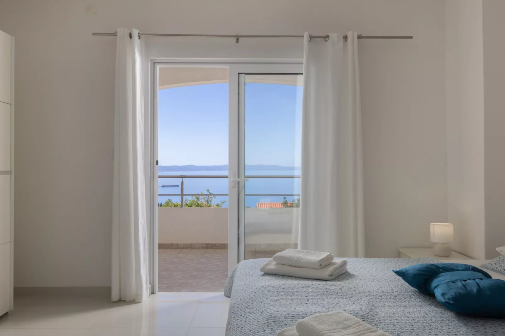 Villa Blanka - Six Bedroom Villa with Swimming Pool and Sea View-Slaapkamer