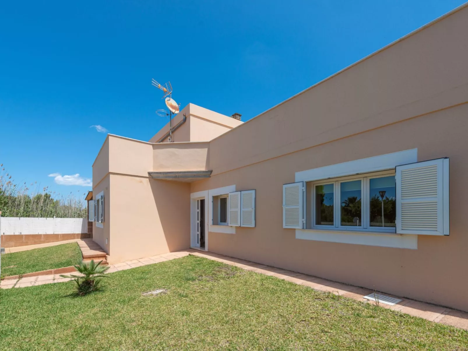 Haus mit Garten und Seeblick in Port d'Alcúdia - Image-tags.info