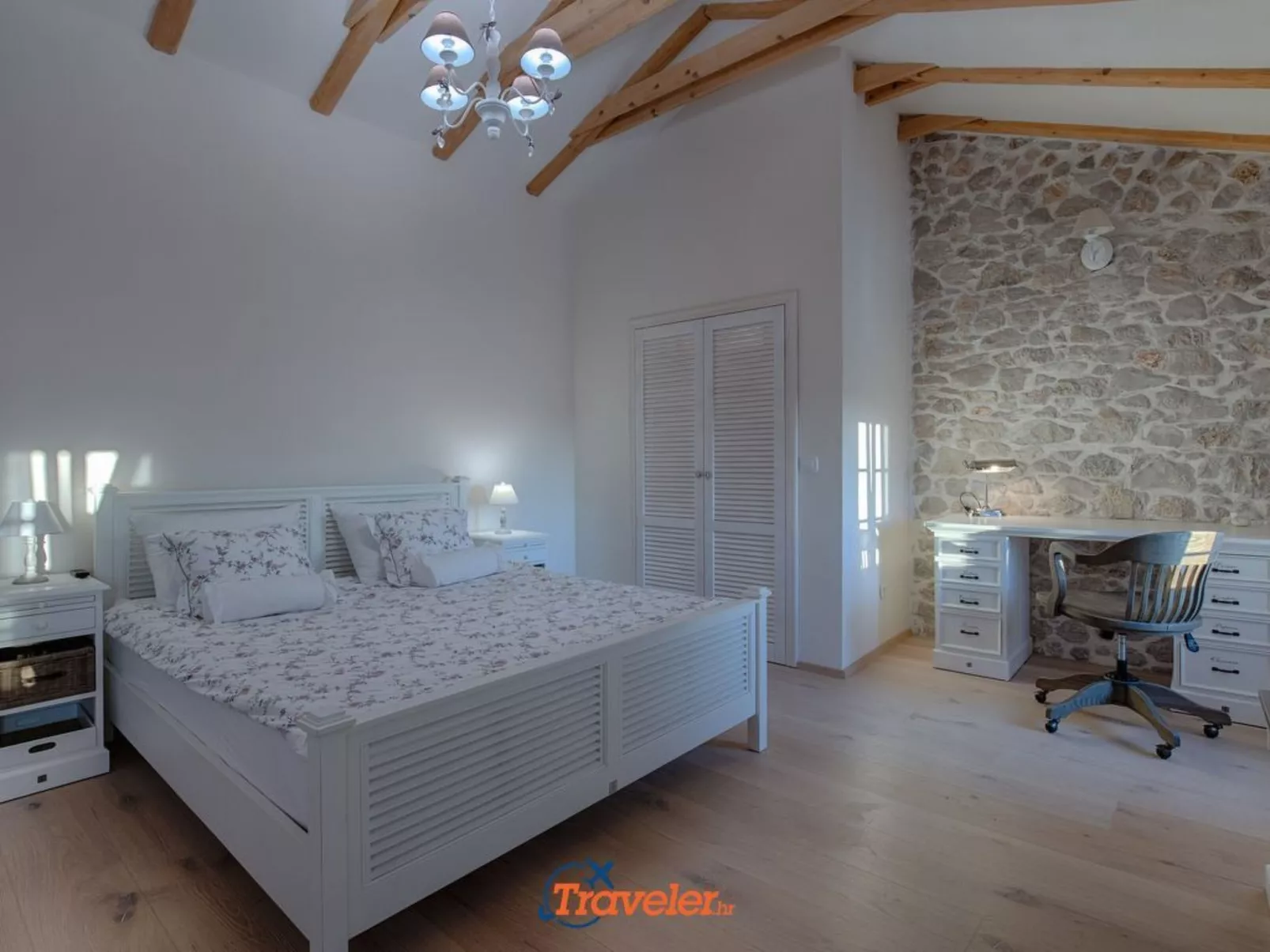 Schöne Steinvilla mit beheiztem Pool und Sauna - Image-tags.info