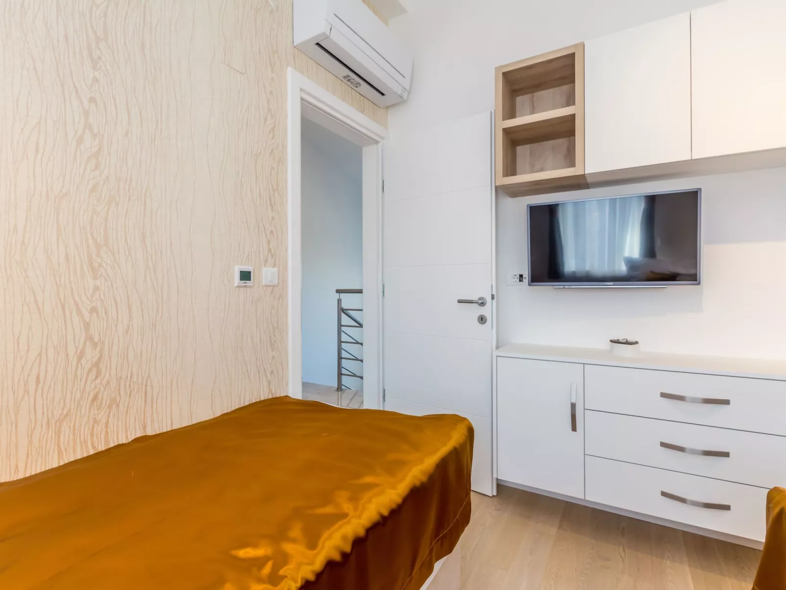 Schöne Villa in einer ruhigen Umgebung mit Pool - Image-tags.info