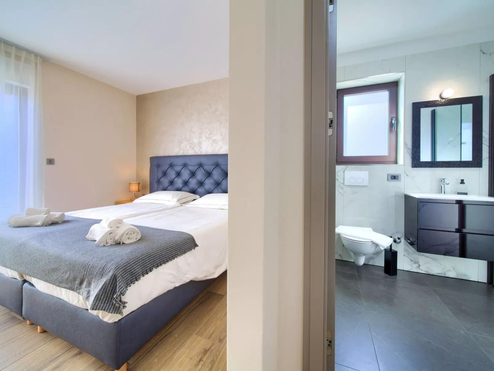 "Lana" mit Schwimmbad - Image-tags.info