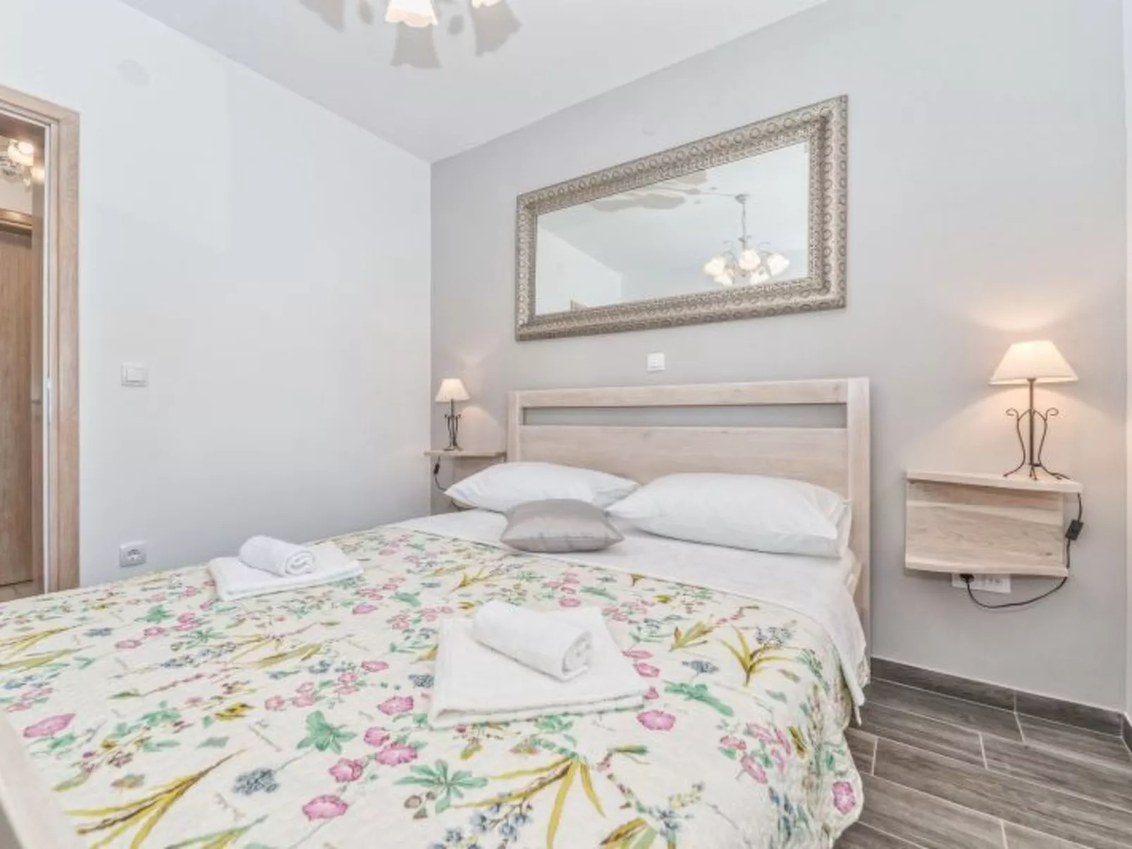 Villa mit beheiztem Pool, schöne Aussicht, Strandnähe - Image-tags.info