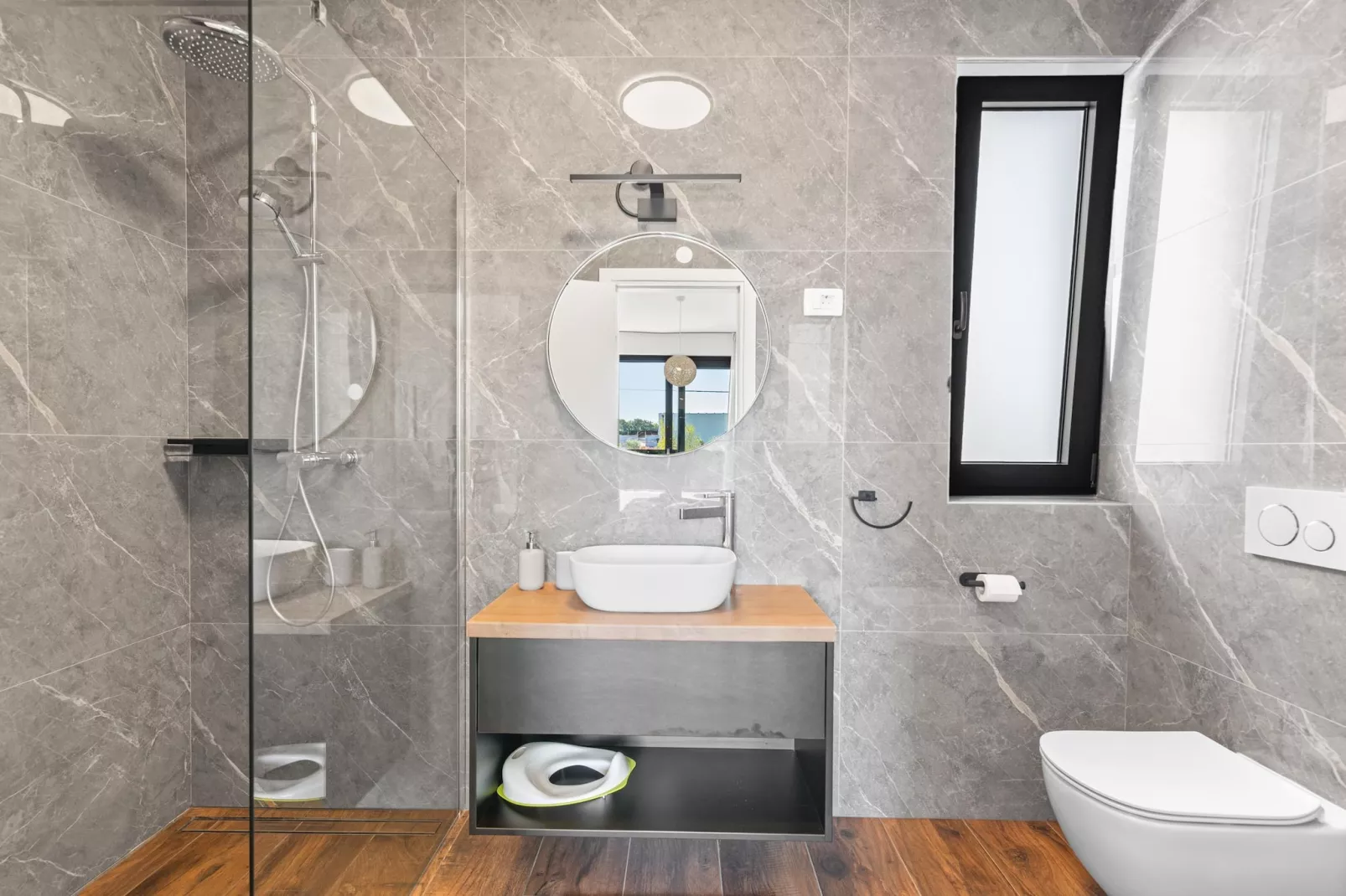 Villa Ava Rossa-Badkamer