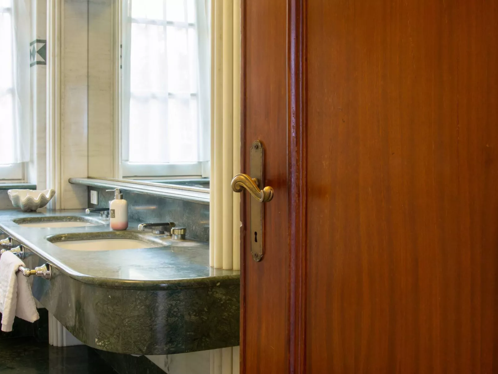 In Sirtori mit Privatem Pool - Image-tags.info