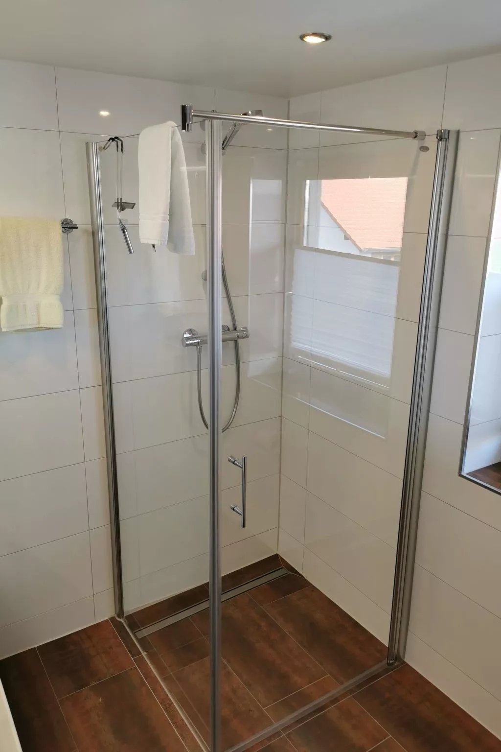 Mit komplett eingerichteter Küchenzeile im Wohnraum - Image-tags.info