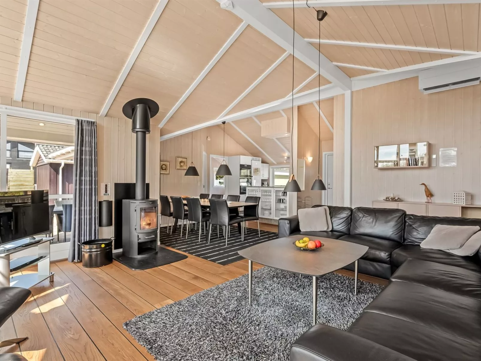 "Arine" - 700m to the fjord - Binnen