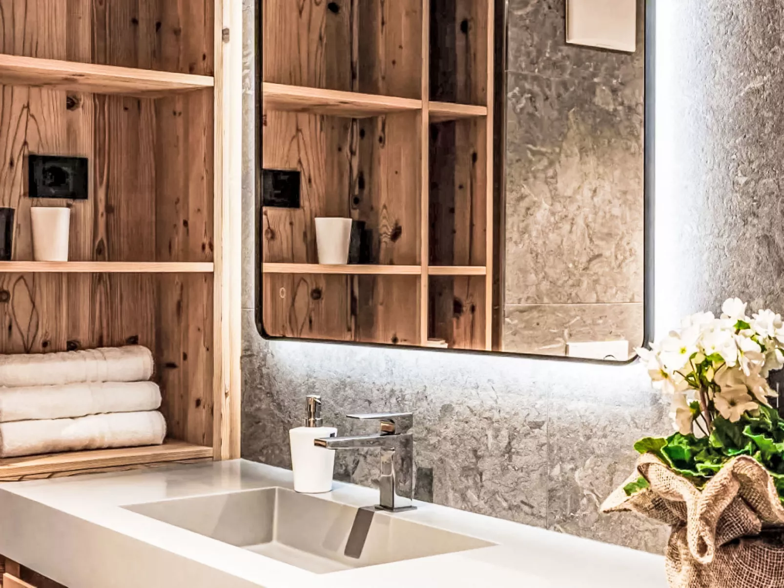 La Granda e la Piciola-Binnen