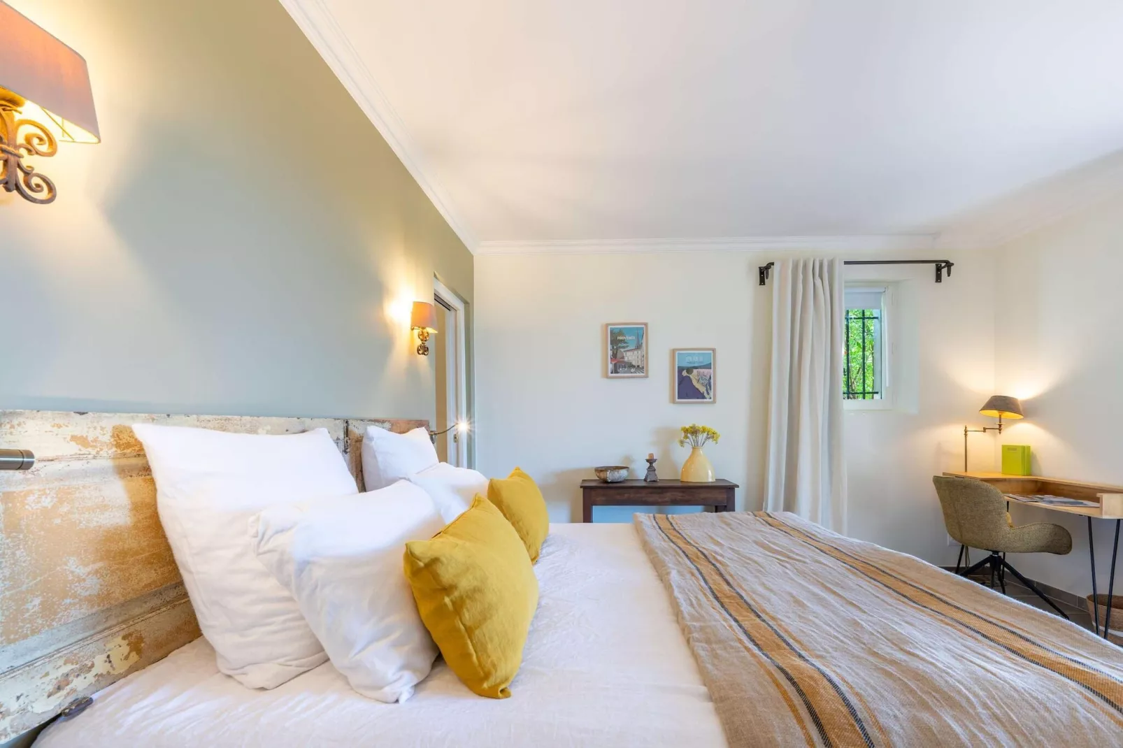 Le Mas Elaïa  votre havre familial avec piscine privée-Slaapkamer