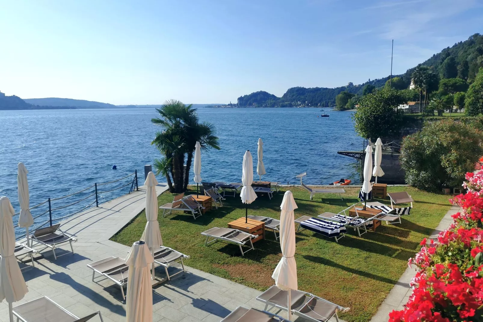 Residence Antico Verbano Meina-Bilo 3J - 2 pers-Tuinen zomer