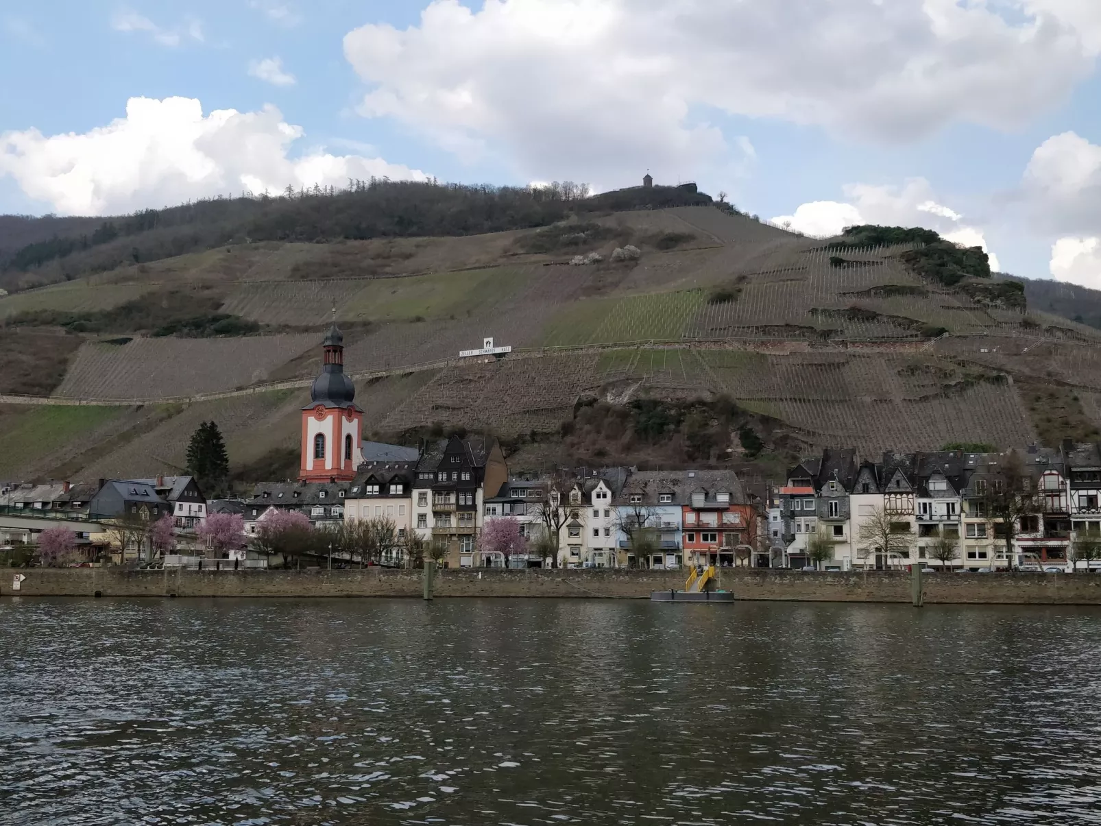 Wohnung in einem historischen Gebäude mit Balkon und Blick auf die Mosel - Image-tags.info