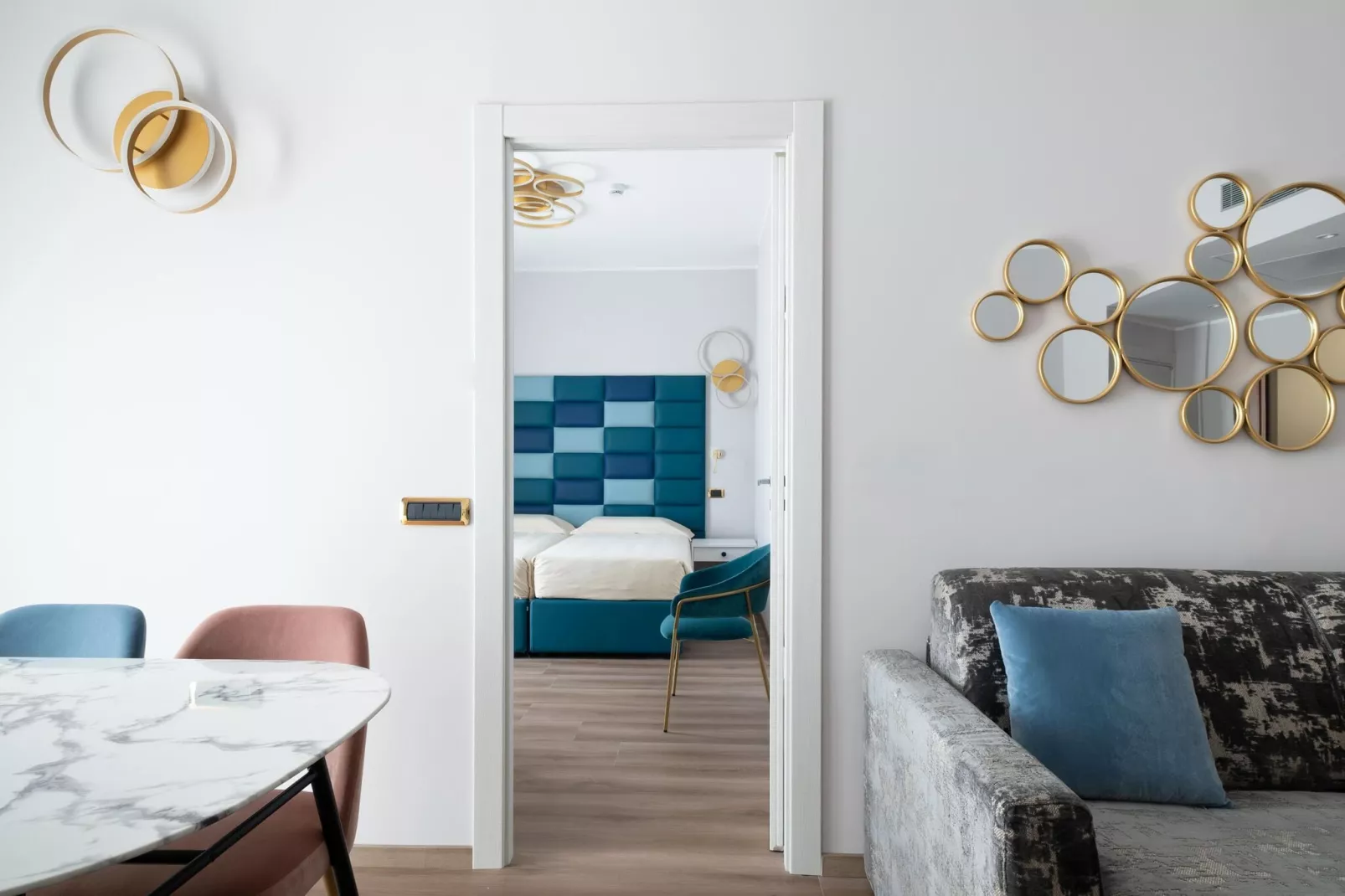 Residence Carl & Do Baveno-Bilo Deluxe Lake View-Woonkamer