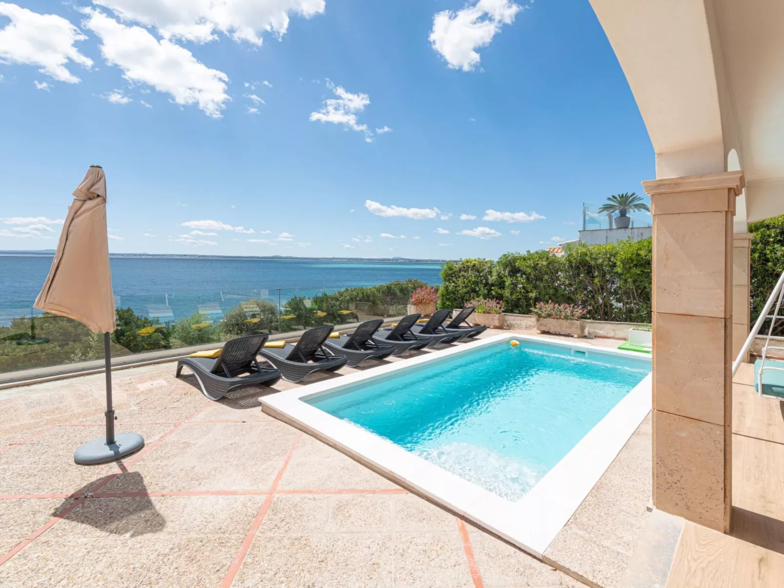 Verträumte Villa mit privatem Pool und Liegewiese - Image-tags.info