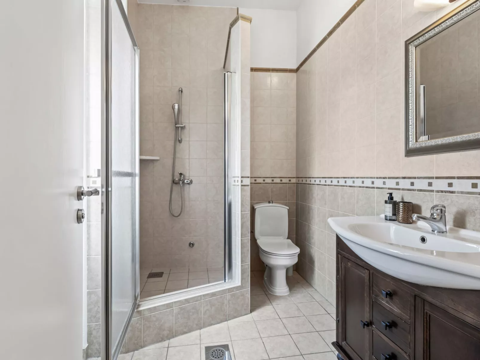 Villa Anna Varos - Image-tags.info