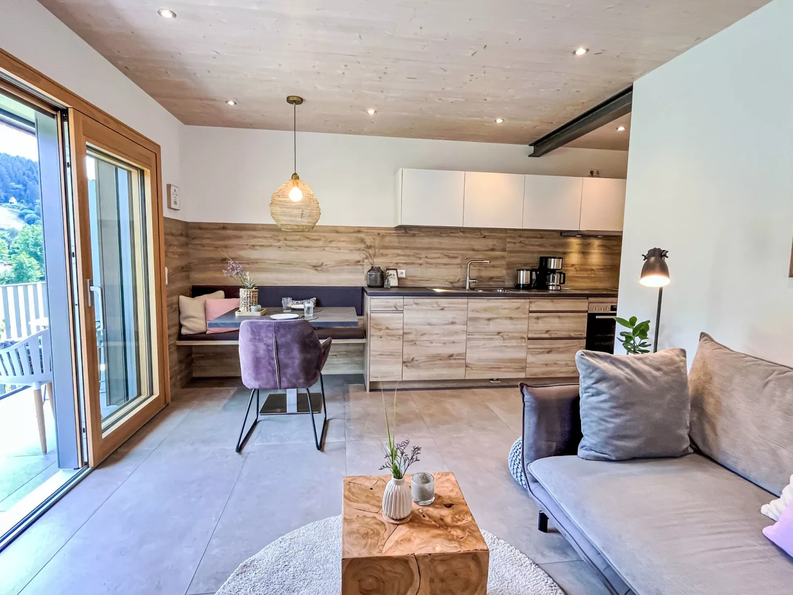 Kinast (HFT201) - Binnen