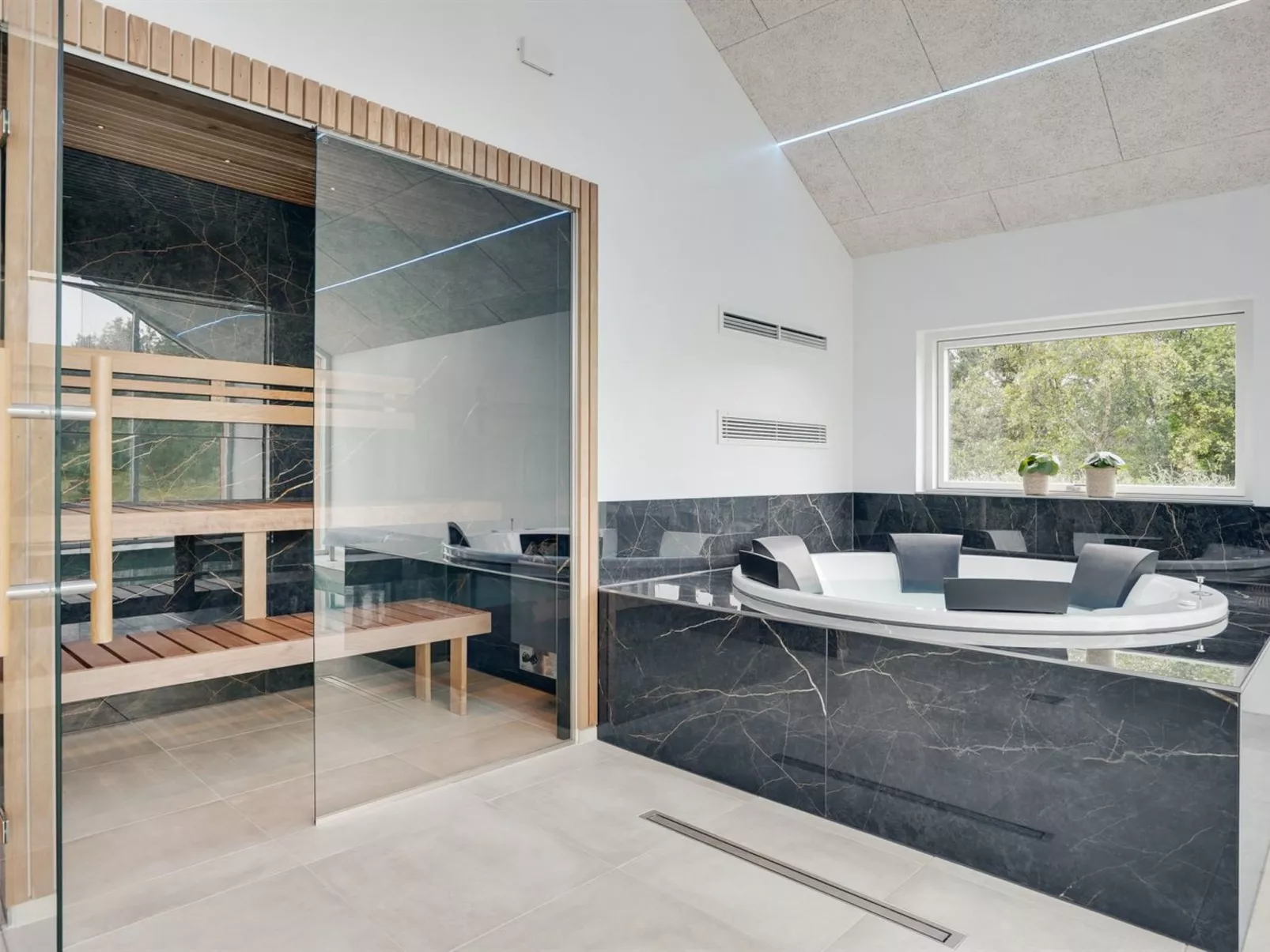 "Menja" - 1.4km from the sea - Binnen