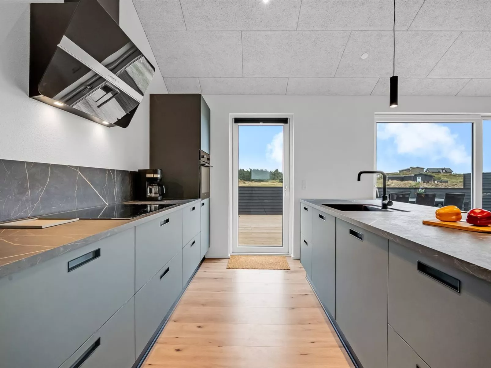 "Dreng" - 300m from the sea - Binnen