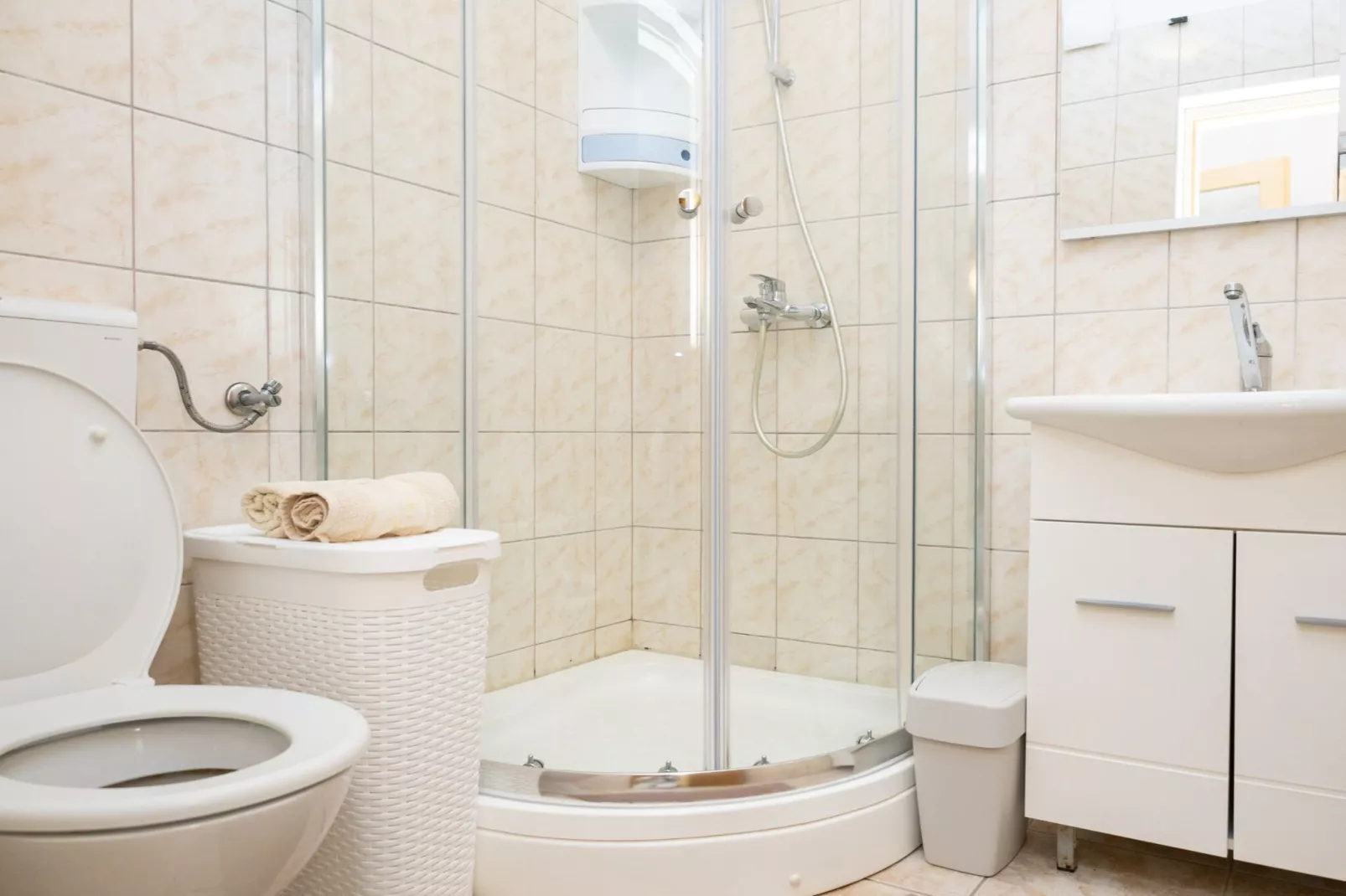 Apartments Sea Line - Two Bedroom Apartment with Terrace and Sea View-Badkamer