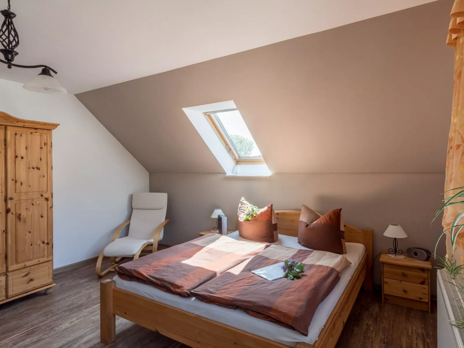 Mit Parkplatz und Fahrradunterstellmöglichkeit mit Balkon nah am Wald - Image-tags.info