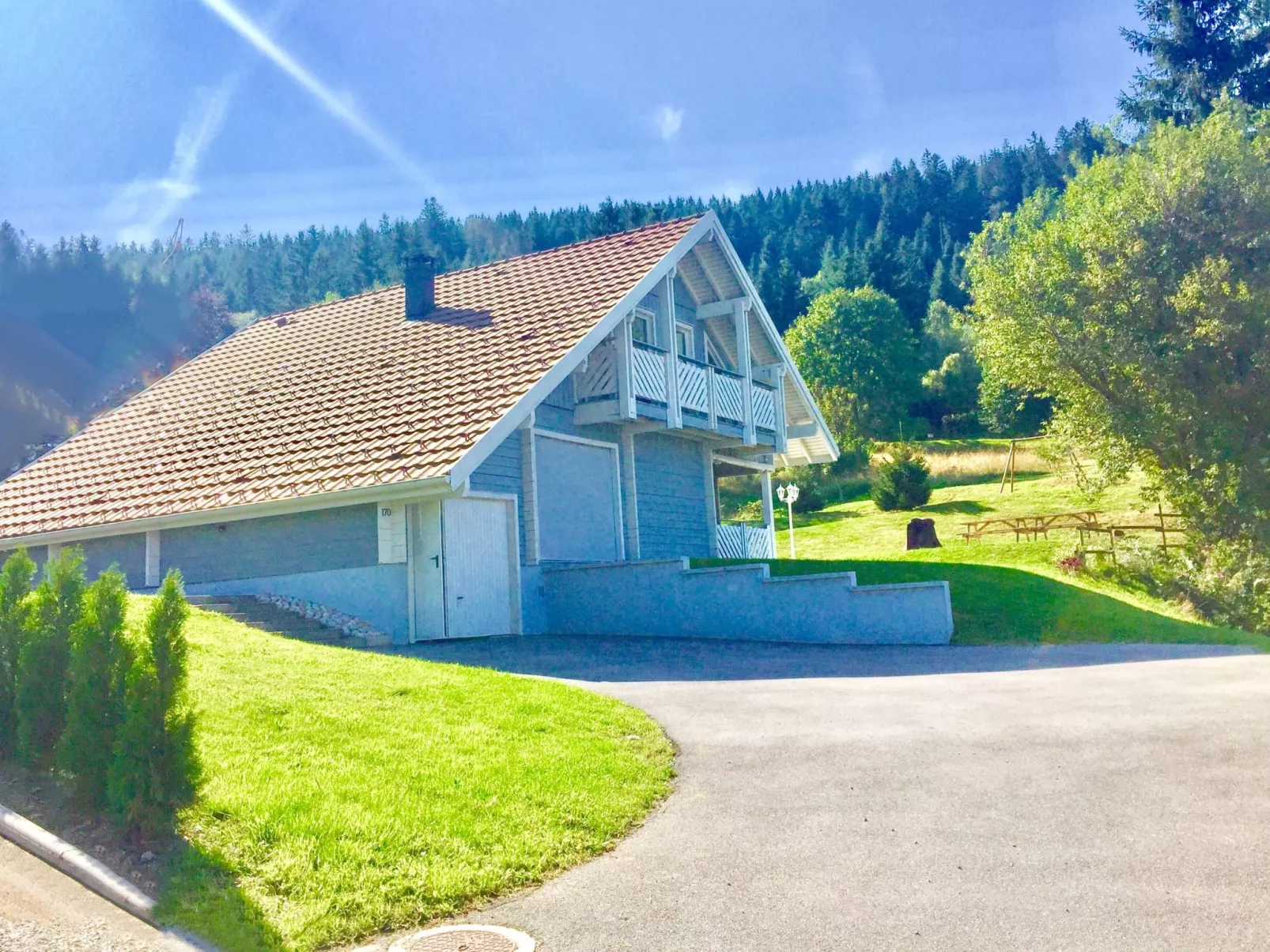 Chalet "Le Flocon Bleu" mit Blick auf das Wasser - Image-tags.info