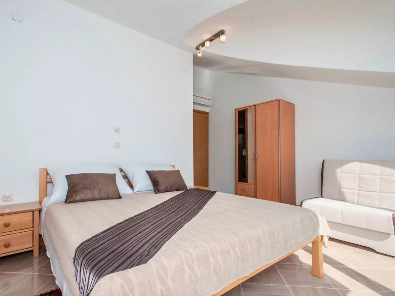 Villa "Villa Katy" mit Garten, Grill und Terrasse - Image-tags.info