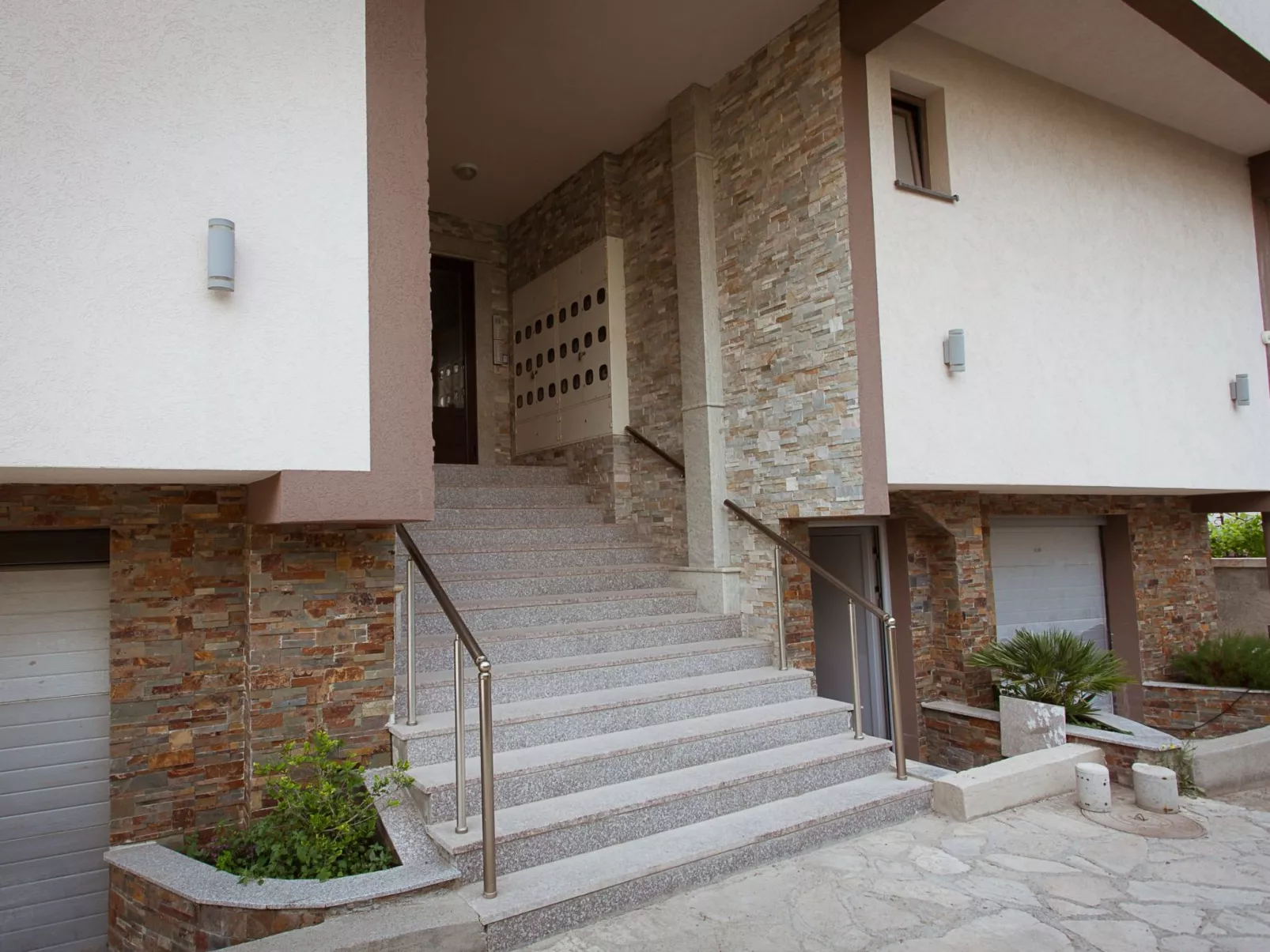 Für 4 Personen ca. 45 m&sup2; in Budva, Adriaküste Montenegro (Küste um Budva)-Image-tags.info