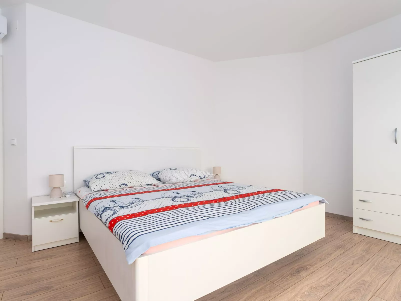 Schöne neue Villa mit Pool in Strandnähe - Image-tags.info