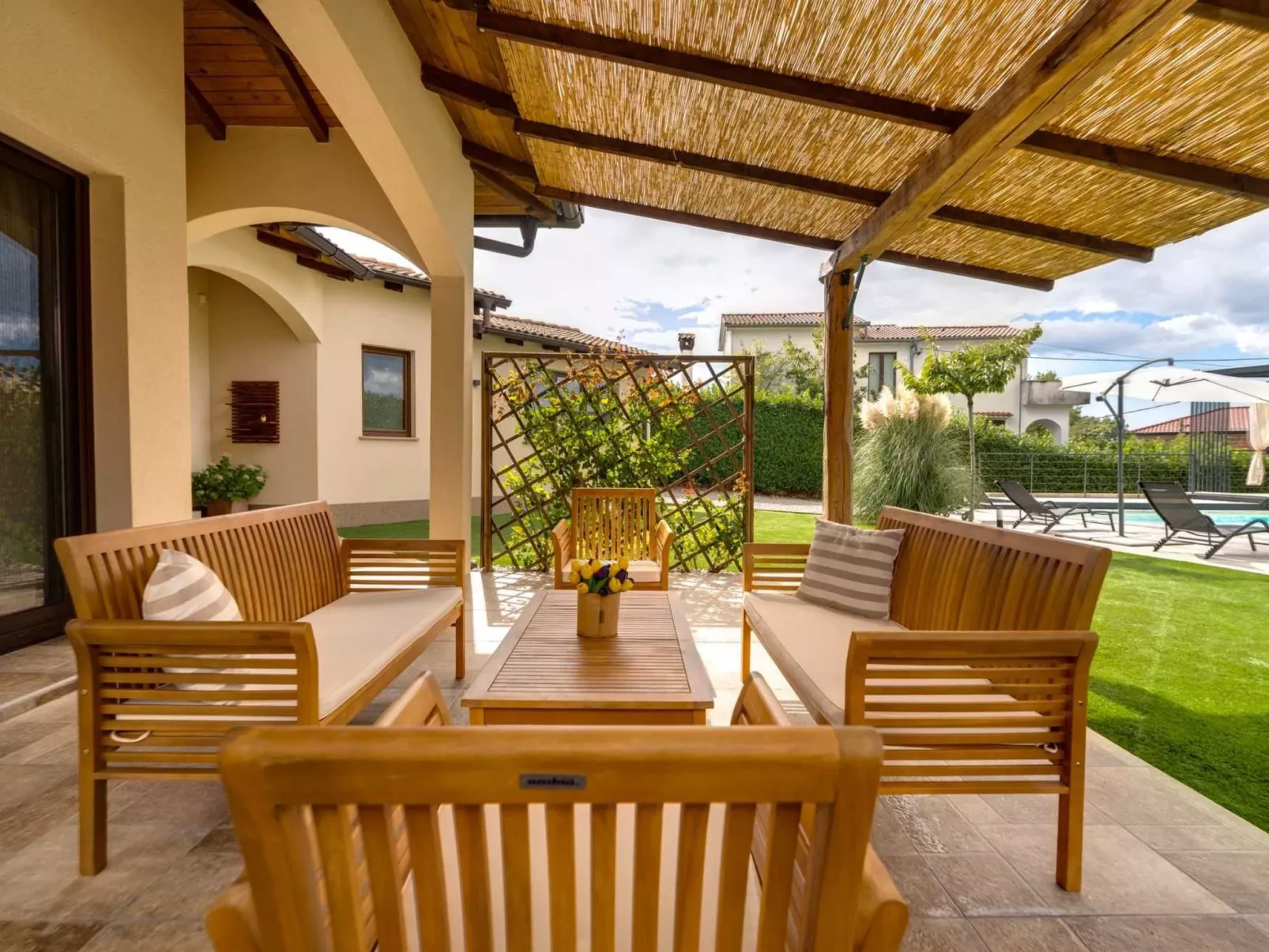 Ferienvilla mit Pool, ruhige Aria - Image-tags.info