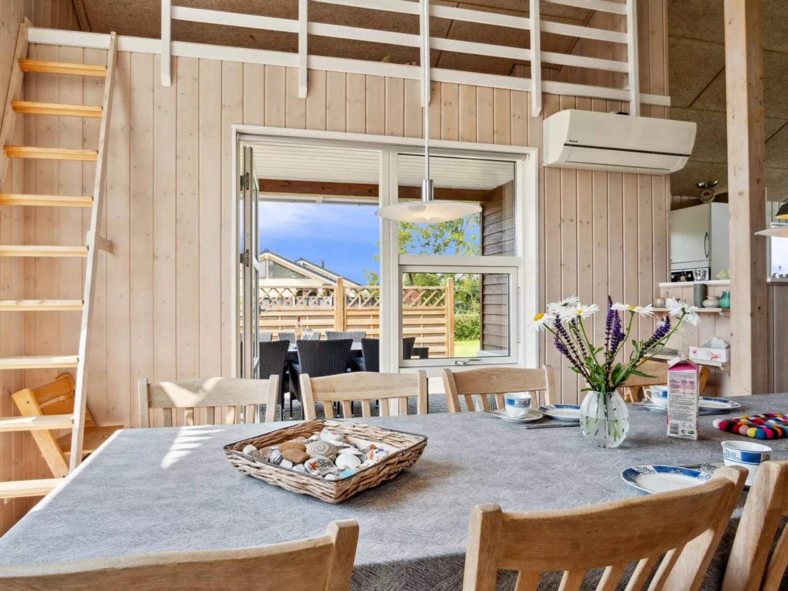 "Neno" - 100m from the sea-Binnen