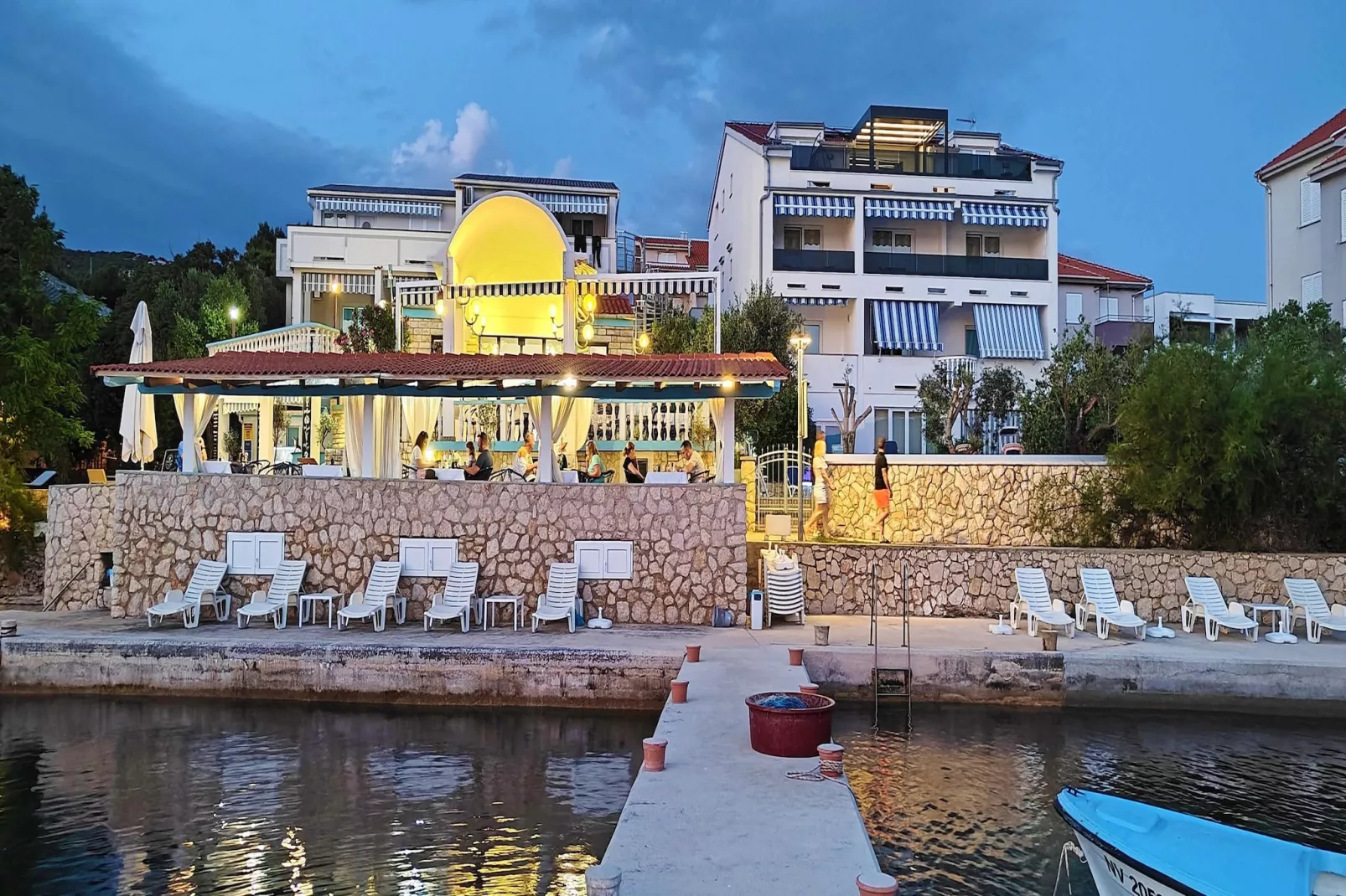 Sv Marija 2 - Ferienwohnung 2 - Typ 2plus2 - Buitenkant zomer