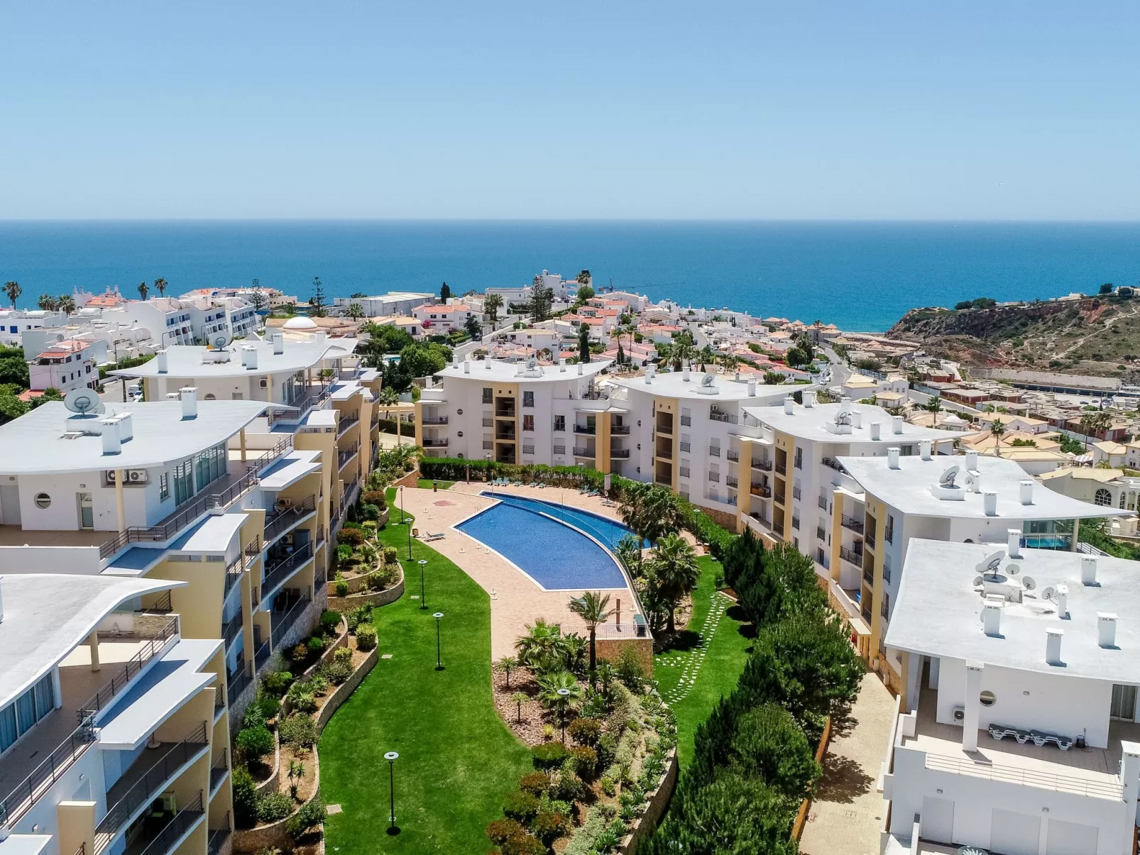 "Elena 1" mit Blick auf das Wasser - Image-tags.info