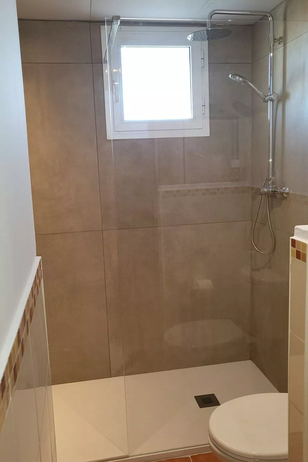 Penthouse, Jacuzzi, Meerblick, BBQ,wifi, AC - Binnen