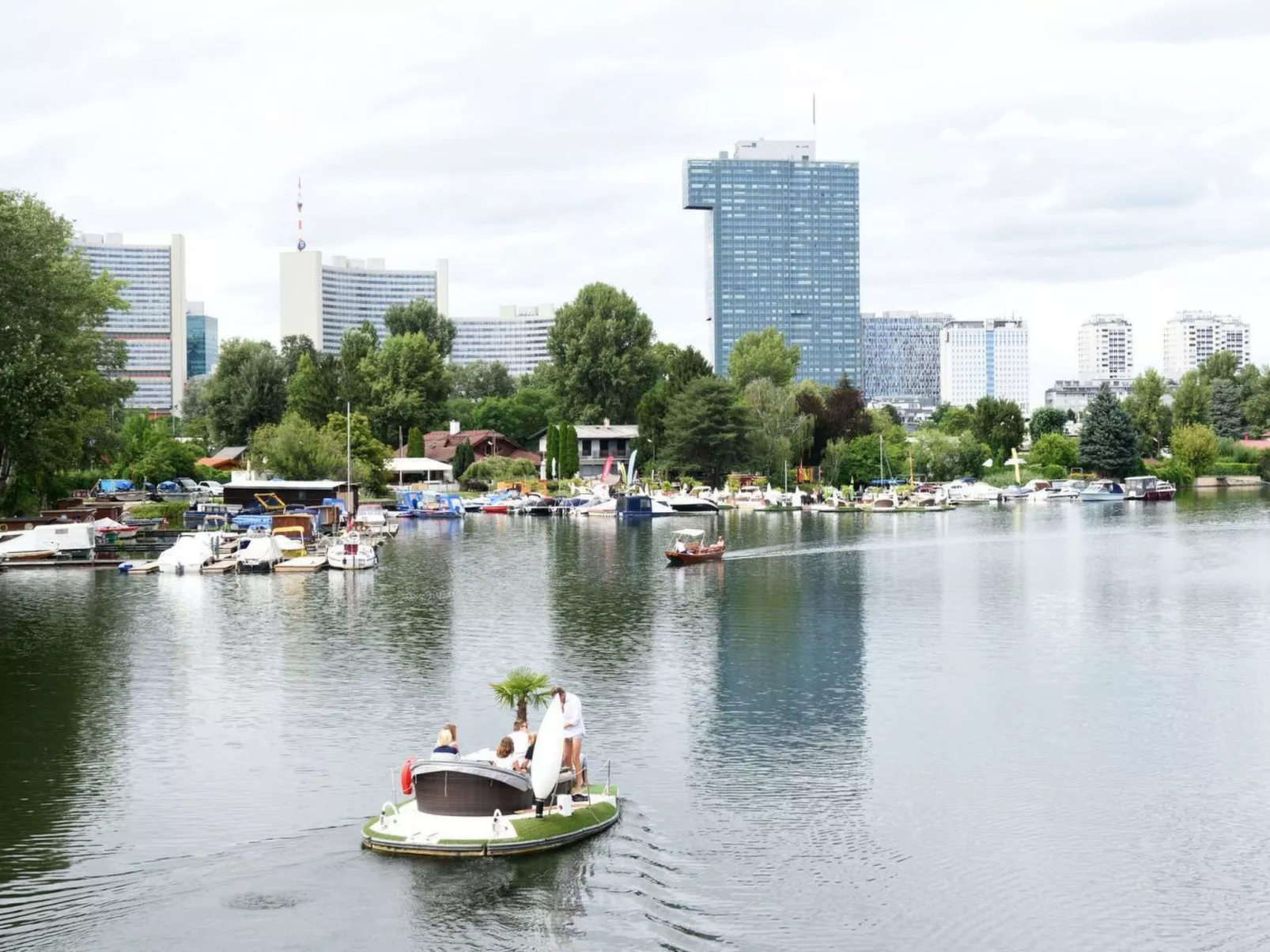 Moderne Wohnung in Kaisermühlen mit Garten und Panoramablick - Image-tags.info