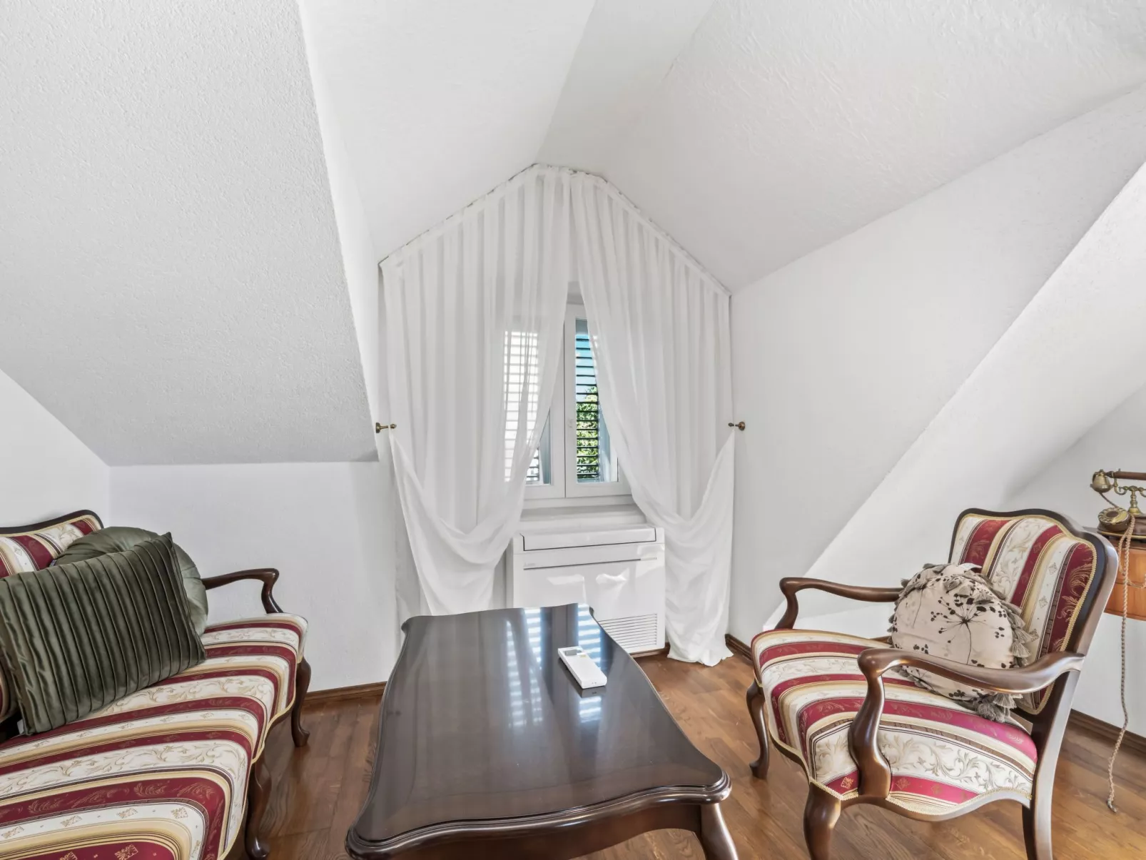 Villa Anna Varos - Image-tags.info