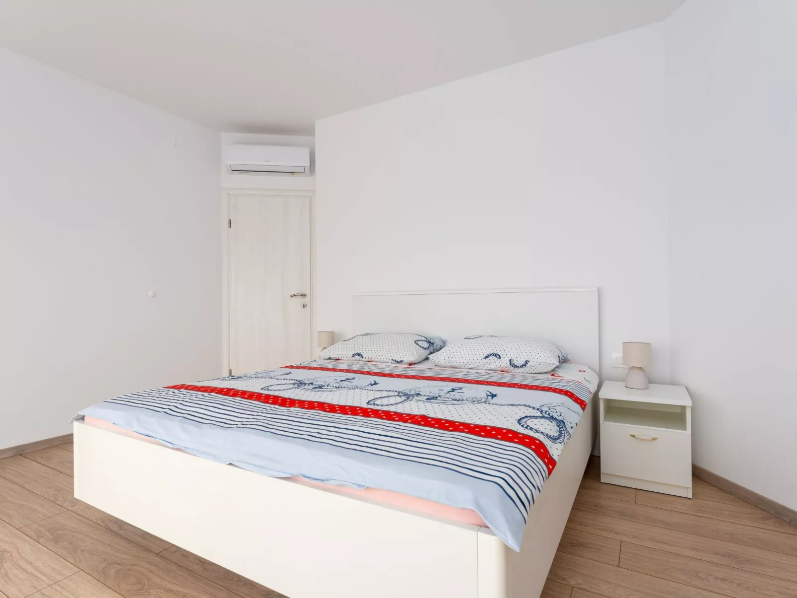 Schöne neue Villa mit Pool in Strandnähe - Image-tags.info