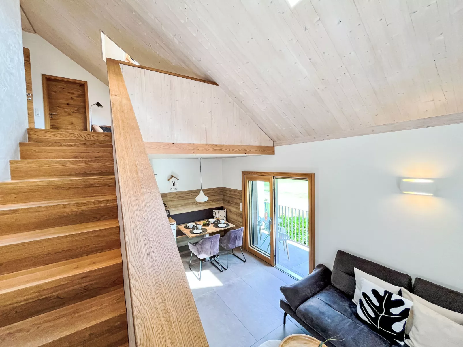 Kinast (HFT202) - Binnen