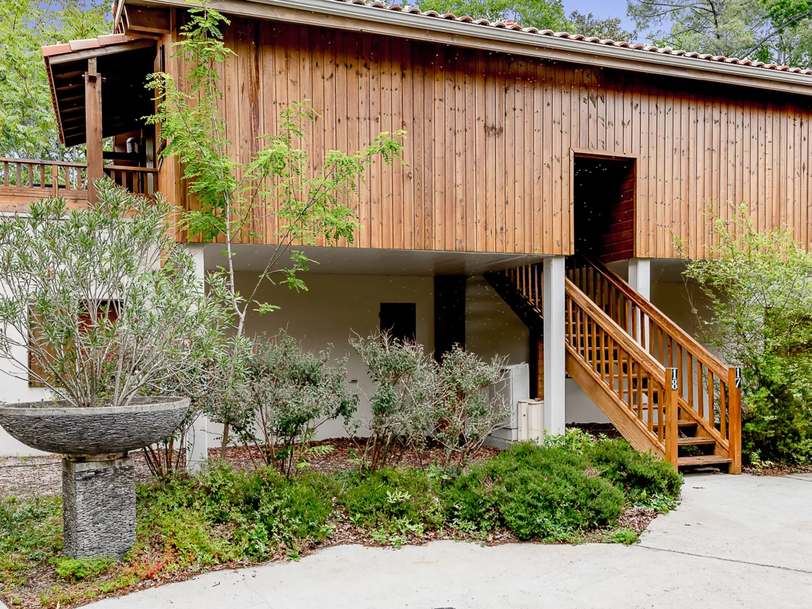 Les Rives du Lac-Buiten