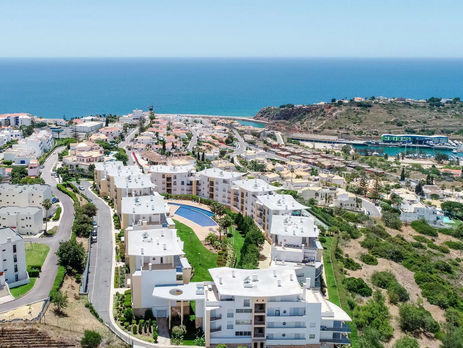 "Elena 1" mit Blick auf das Wasser - Image-tags.info