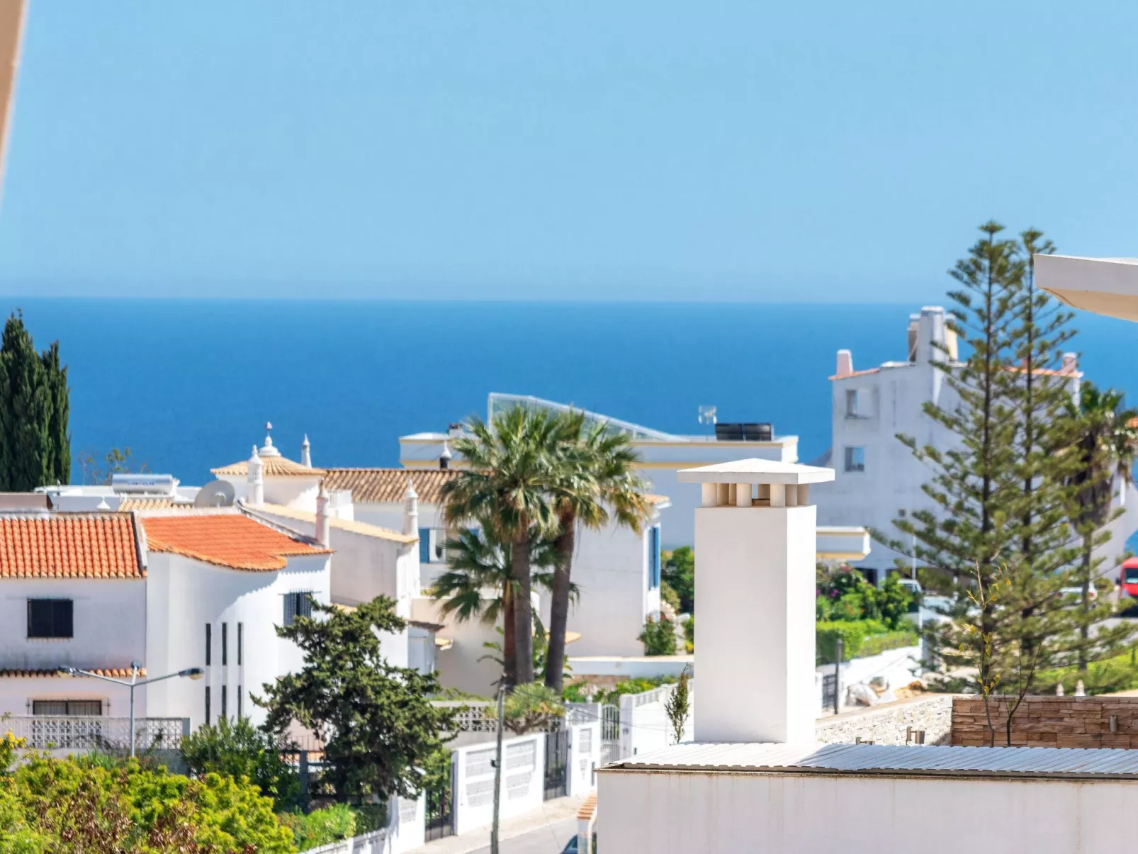 "Elena 2" mit Blick auf das Wasser - Image-tags.info