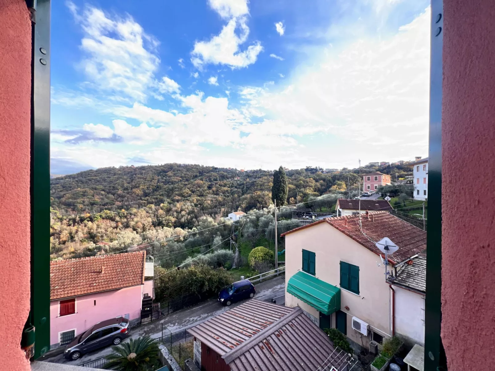 Wohnung im zweiten Stock mit Parkplatz und Garten - Image-tags.info