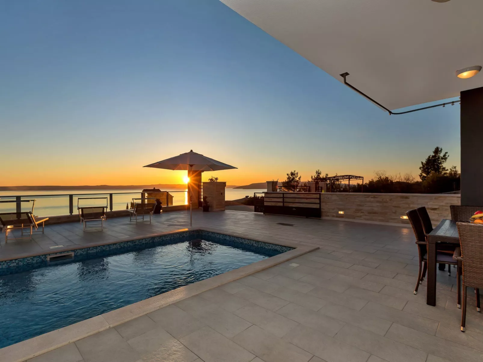 Villa Infinite mit Schwimmbad und Meerblick - Image-tags.info