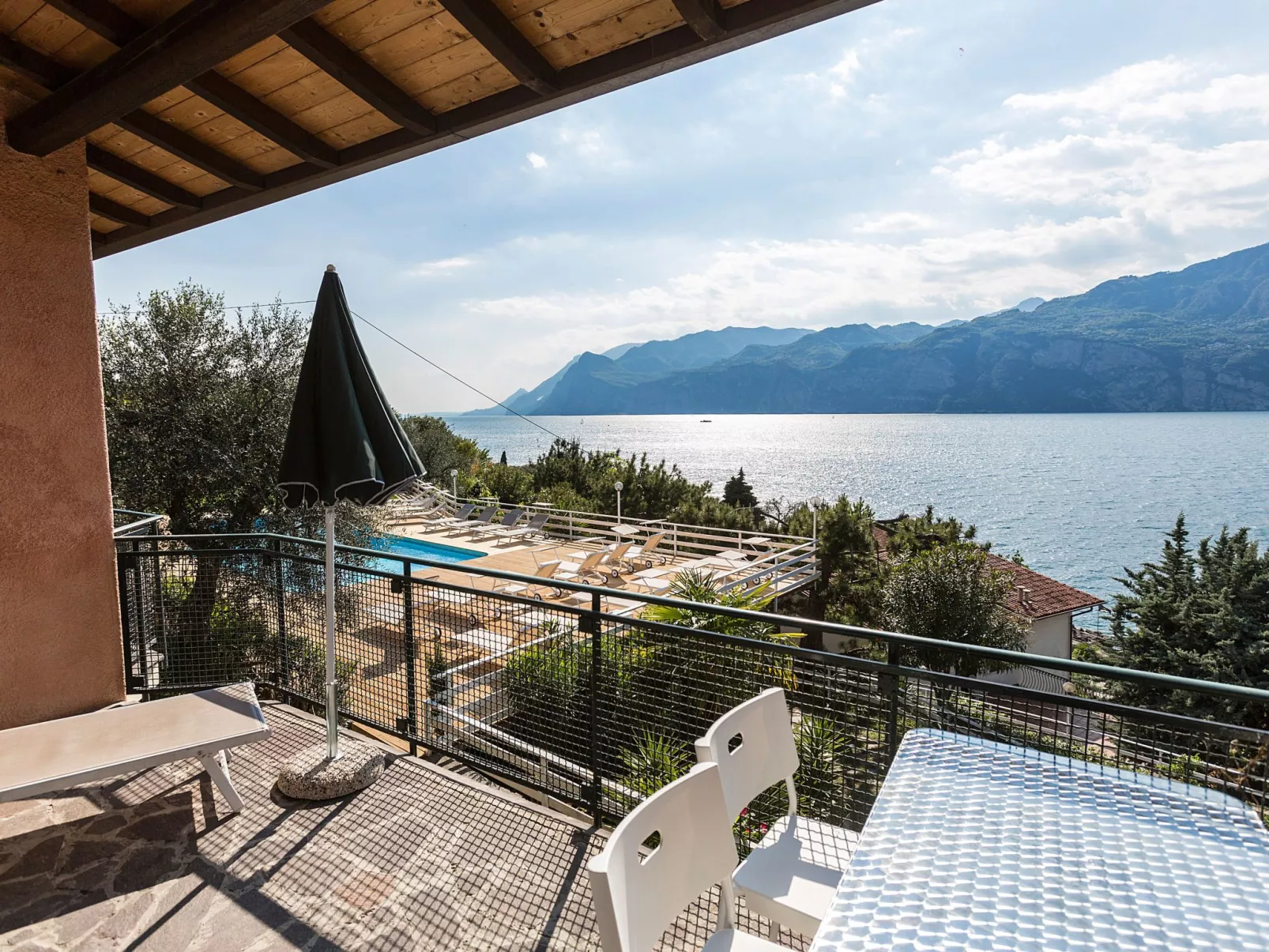 Zwei-Zimmer-Wohnung mit Seeblick, Grill und Gemeinschaftspool - Image-tags.info